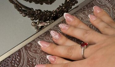 nail, hand, manicure-988610.jpg